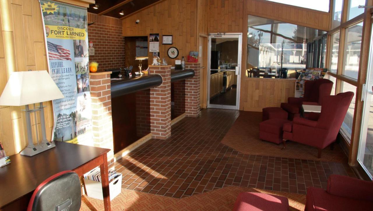 Townsman Inn Larned Exterior foto